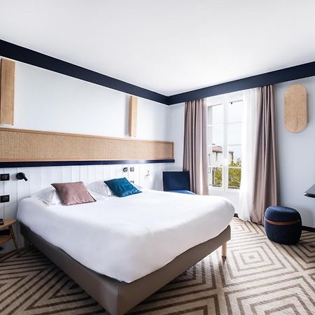 Hotel Le Francais ラ・フロット エクステリア 写真