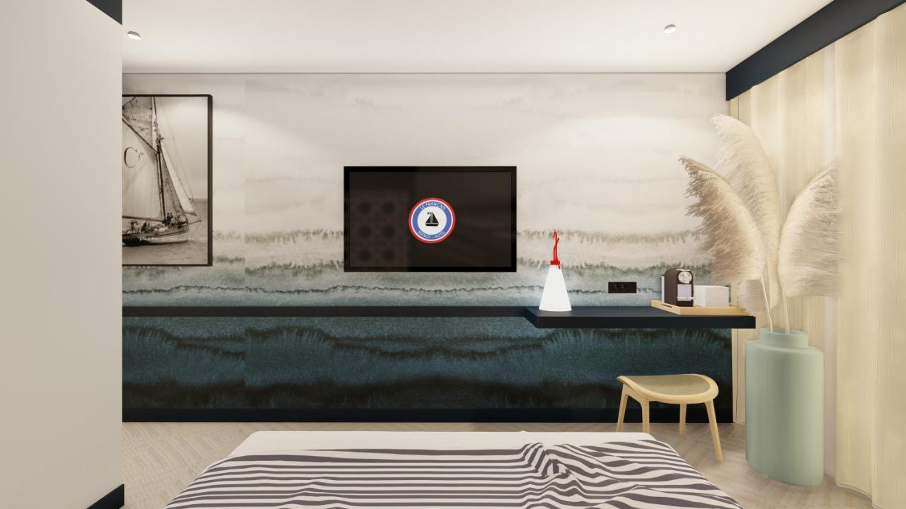 Hotel Le Francais ラ・フロット エクステリア 写真