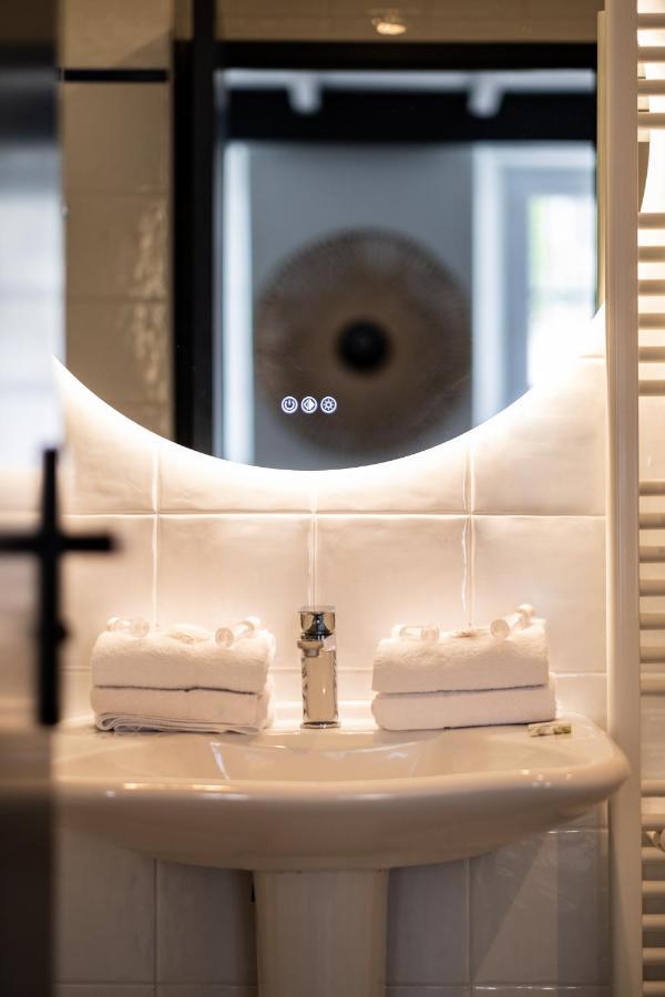 Hotel Le Francais ラ・フロット エクステリア 写真