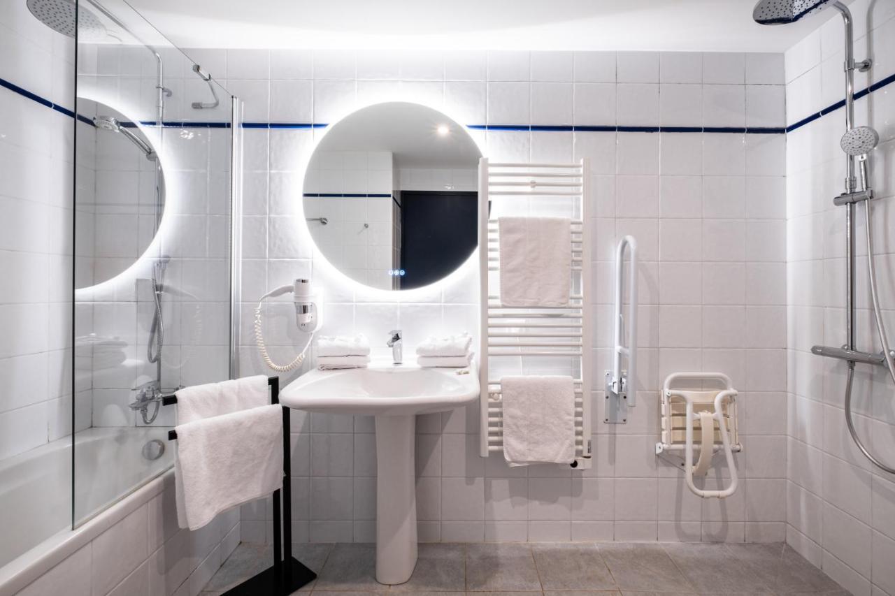 Hotel Le Francais ラ・フロット エクステリア 写真