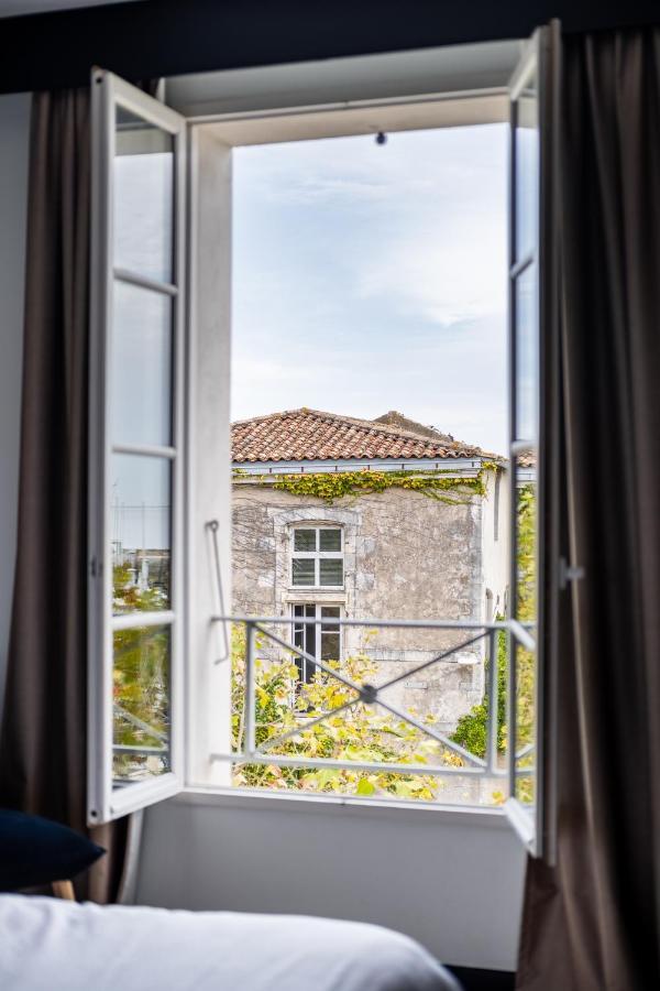 Hotel Le Francais ラ・フロット エクステリア 写真