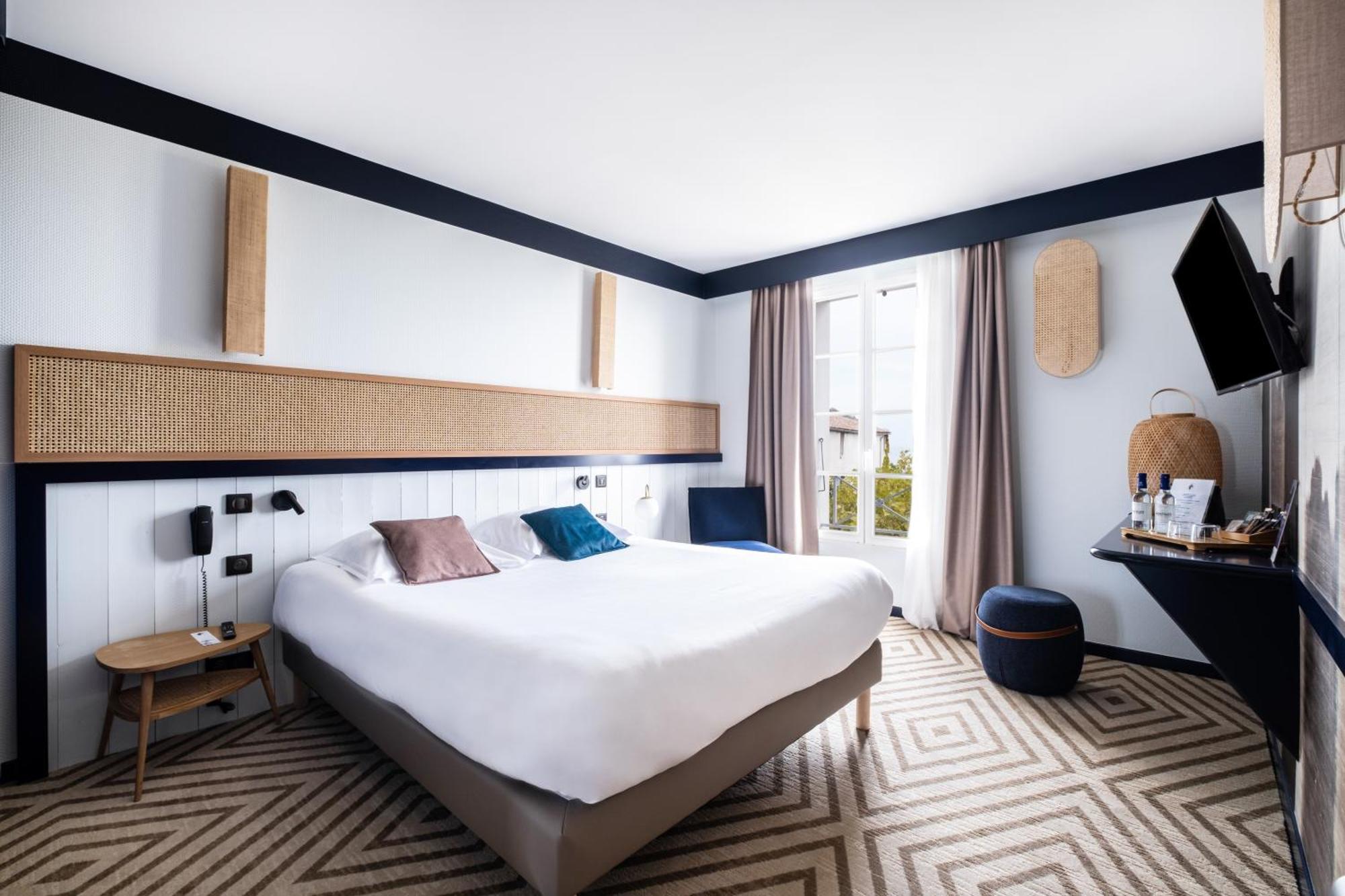 Hotel Le Francais ラ・フロット エクステリア 写真