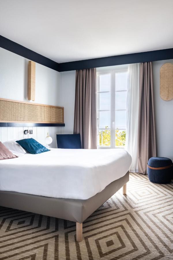 Hotel Le Francais ラ・フロット エクステリア 写真